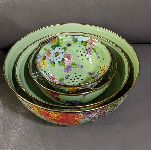 MacKenzie-Childs Green Flower Market Everyday Bowls Set w/ Small Colander 4Pc - Picture 3 of 12